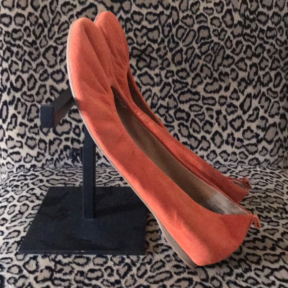 Orange suede ballet flats - Picture 2 of 3